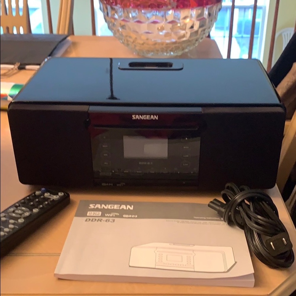 Sangean WiFi, made for iPOD with remote.